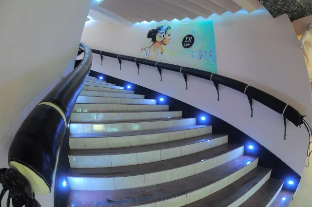 Нічний клуб «DJ CAFE» (Діджей кафе). Заклад закрито! — фото 1