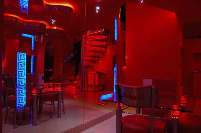 Нічний клуб «Red Hot» — фото 3