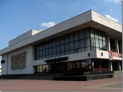 Івано-Франківський обласний український музично-драматичний театр ім. І.Франка (драмтеатр) — фото 2
