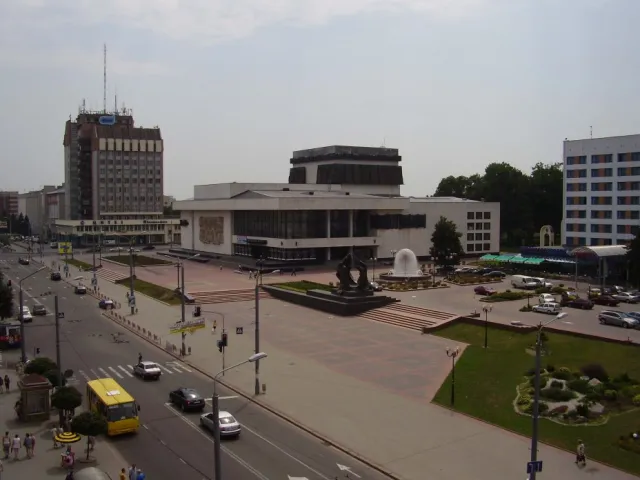 Івано-Франківський обласний український музично-драматичний театр ім. І.Франка (драмтеатр) — фото 1