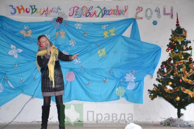 У мікрорайоні "Пасічна" відбулося дитяче свято "Новорічно-різдвяна феєрія" — фото 1