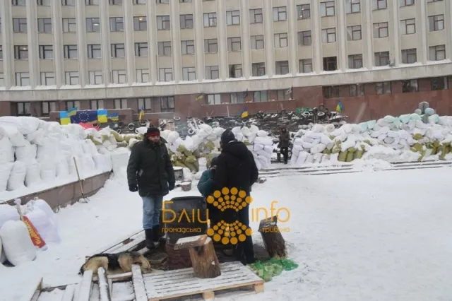 Ніч в Івано-Франківську на барикадах пройшла спокійно і в бойовій готовності — фото 7