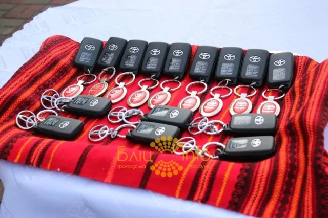 15 автомобілів «Toyota» отримали франківські ДАІшники (Фоторепортаж) — фото 5