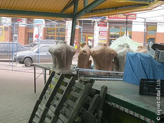 В Івано-Франківську не працюють центральний речовий та продуктовий ринки — фото 3