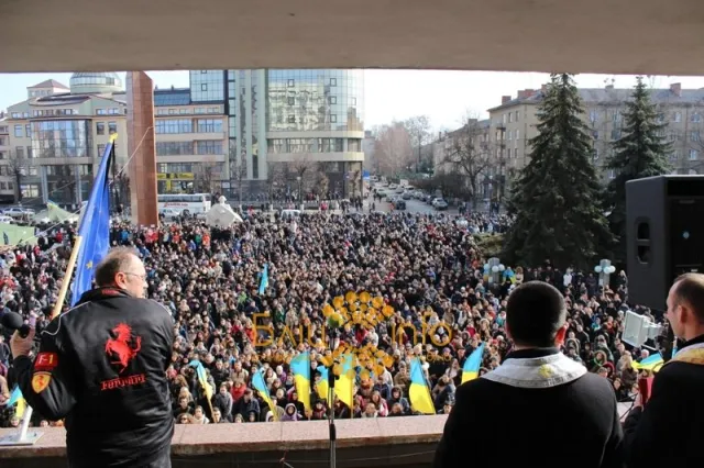 Іванофранківці вшанували пам'ять загиблих на майдані прикарпатців (Фоторепортаж) — фото 6