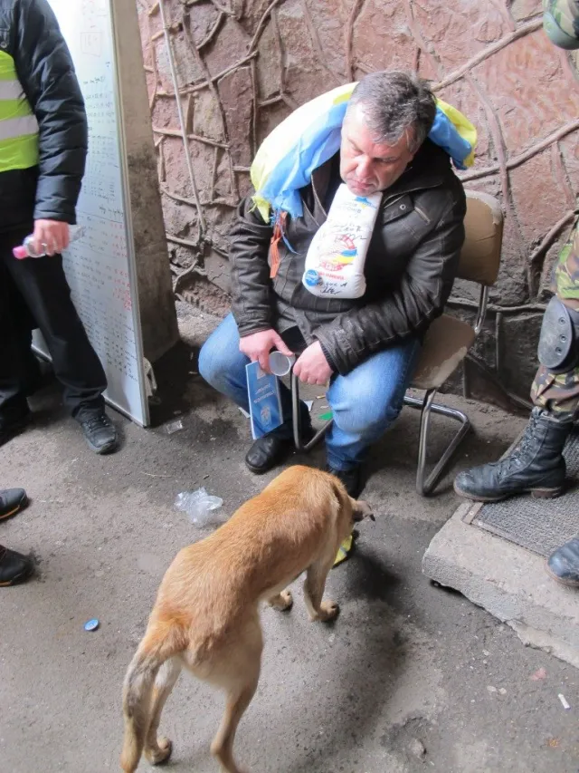 Директор центрального продуктового ринку Ігор Дутка став навколішки і зізнався у корупції (Фоторепортаж) + (Відео) — фото 9