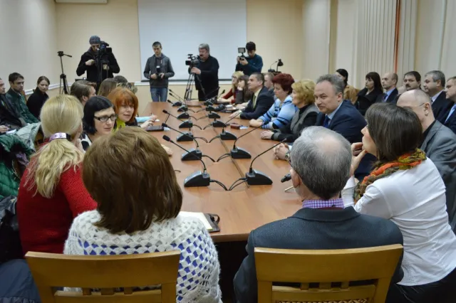 Франківські студенти медичного університету виступили в підтримку ректора (Фоторепортаж) — фото 7