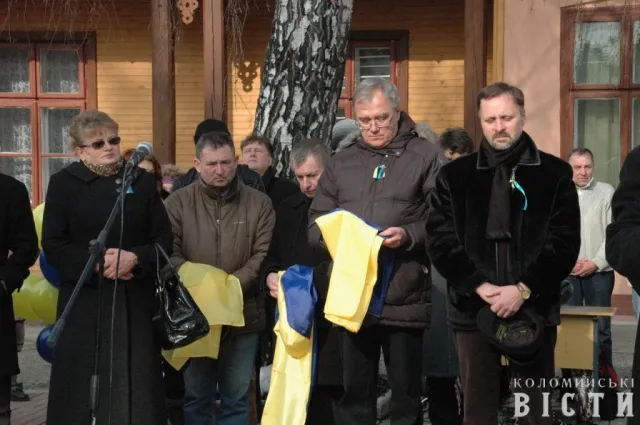 У Коломиї молодь провела віче-реквієм за загиблими на Майдані у Києві (Фоторепортаж) — фото 2