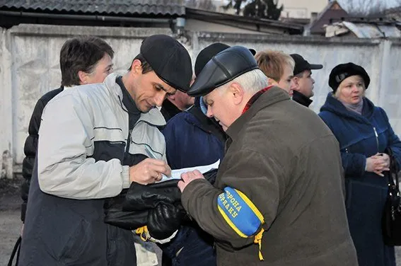 «Самооборона» разом із міліцією продовжують патрулювати Франківськ (Фоторепортаж) — фото 3