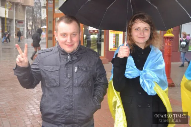 Студенти Івано-Франківська вийшли на акцію за єдину Україну (Фоторепортаж) + (Відео) — фото 1