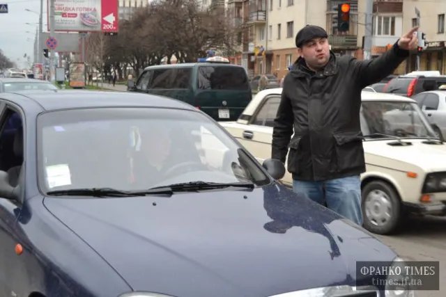 В Івано-Франківську відбулось продовження акції «Запаркуйся правильно» — фото 2