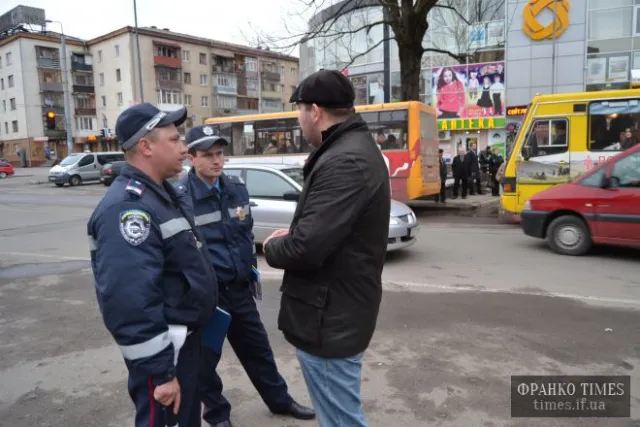 В Івано-Франківську відбулось продовження акції «Запаркуйся правильно» — фото 3