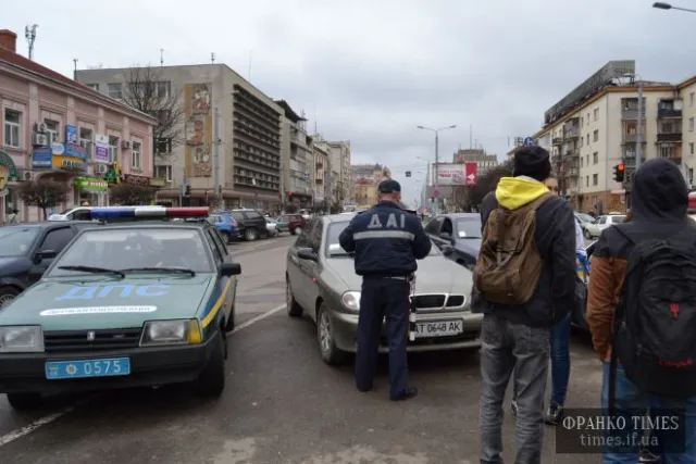 В Івано-Франківську відбулось продовження акції «Запаркуйся правильно» — фото 6