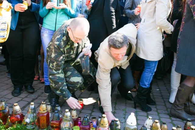 Військовослужбовці Івано-Франківського обласного військового комісаріату взяли участь у панахиді, присвяченій 40 дням з дня загибелі Небесної сотні — фото 1