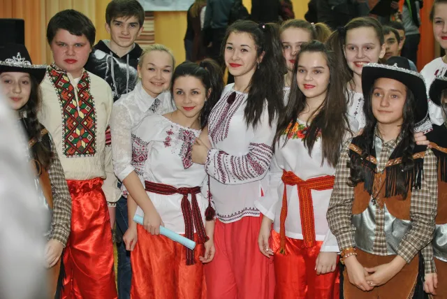 В обласному центрі Прикарпаття відбулася третя півфінална гра другого сезону чемпіонату шкільних команд КВН «Лінійка+» (Фоторепортаж) — фото 4