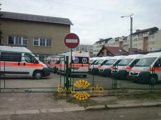 Івано-Франківщина отримала близько десяти автомобілів швидкої допомоги (Фото) — фото 1
