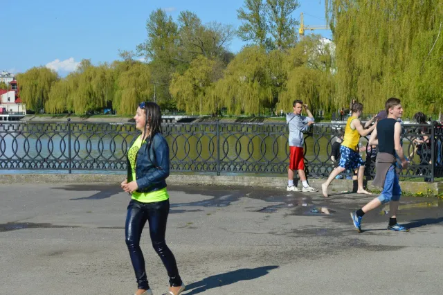Обливаний понеділок в Івано-Франківську (Фоторепортаж) — фото 6