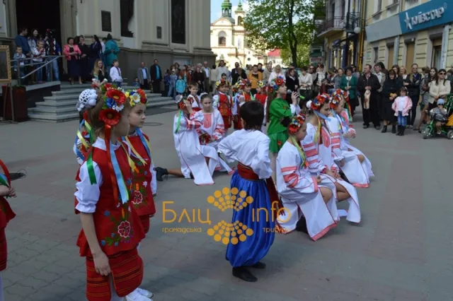В Івано-Франківську останній день великодніх свят зустрічали радісно й весело (Фоторепортаж) — фото 7