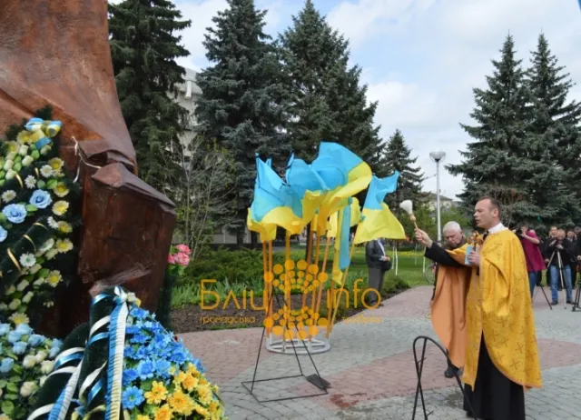 В Фанківську відбулись урочисті заходи з нагоди 28 річниці з дня аварії на Чорнобильській АЕС (Фоторепортаж) — фото 7