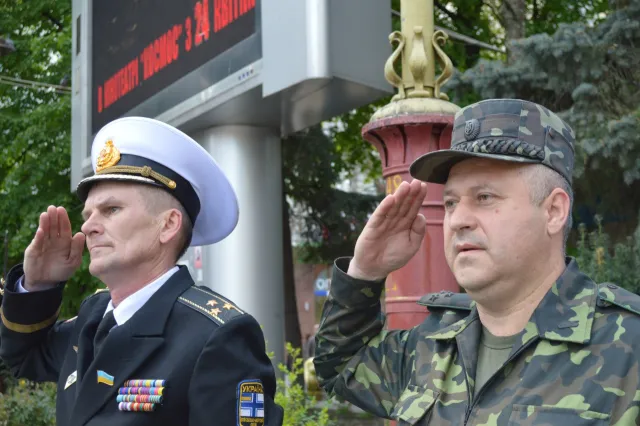 На Вічевому майдані підняти прапор українського Чорноморського флоту та національний стяг України (Фоторепортаж) + (Відео) — фото 6