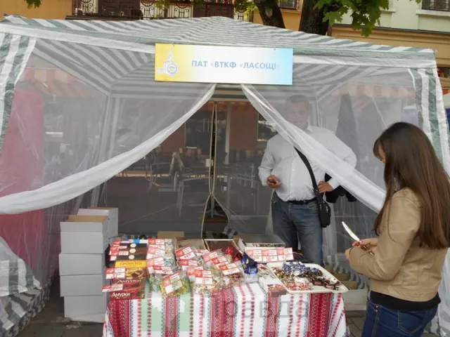 В Івано-Франківську розпочалася акція «Купуємо івано-франківське – даємо роботу івано-франківцям» (Фоторепортаж) — фото 4