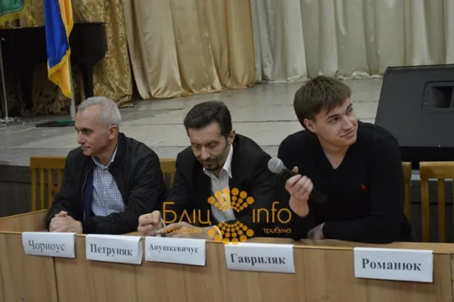 Сьогодні в Прикарпатському університеті, відбулись дебати між кандидатами в нардепи (Фоторепортаж) — фото 7