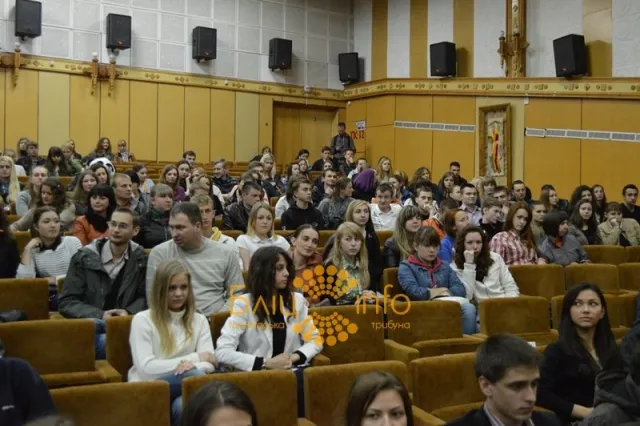 Сьогодні в Прикарпатському університеті, відбулись дебати між кандидатами в нардепи (Фоторепортаж) — фото 9