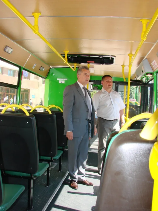 Івано-Франківськ отримав нові автобуси європейського стандарту (Фоторепортаж) — фото 2