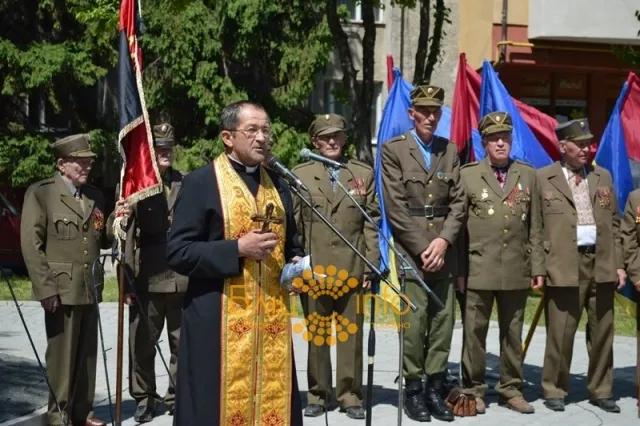В Івано-Франківську відбулося віче з нагоди відзначення Дня Героїв (Фоторепортаж) — фото 6
