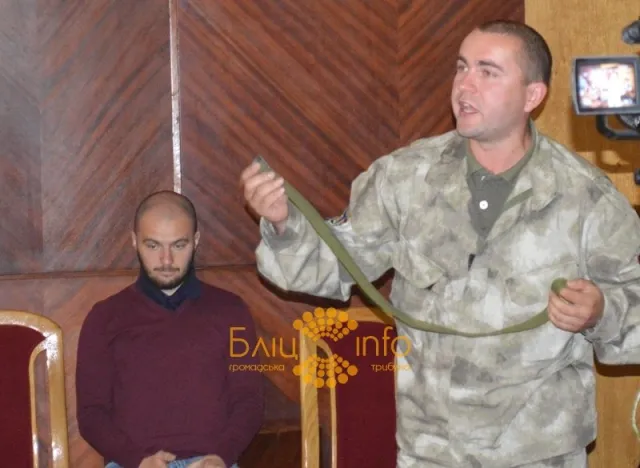 Активісти вимагають звільнення військового комісара Павлюка через нелюдські умови для мобілізованих (Фоторепортаж) — фото 8