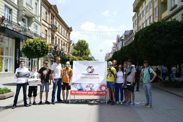 В Івано-Франківську боролись з тютюнопалінням (Фото) + (Відео) — фото 4