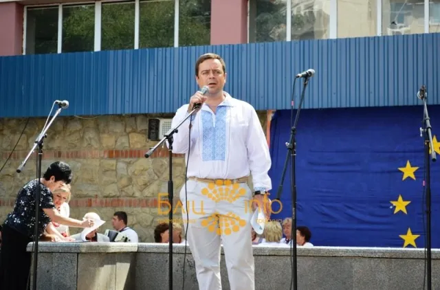 Відбулися урочистості до Дня Конституції та Дня проголошення Акту Української держави (Фоторепортаж) — фото 2