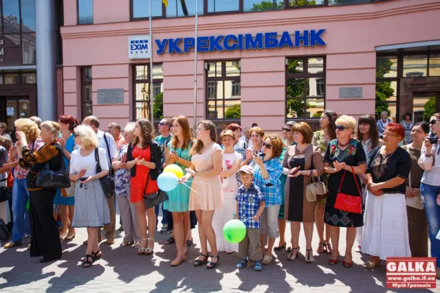Показ авторських вишиванок «Український колорит» в рамках проекту «Українцем бути круто» (Фоторепортаж) — фото 1