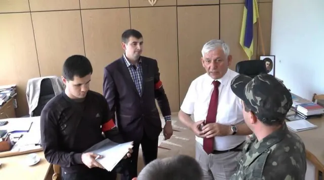 «Правий Сектор» завітав до ректора ІФНТУНГ, з приводу скарги студентів на викладача Куцкулич Т.Я. (Фото) — фото 2