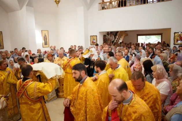 В Івано-Франківську відбулося урочисте освячення православного храму Київського патріархату Святих (Фото) — фото 5