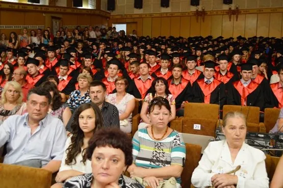 У Прикарпатському університеті відбулося урочисте вручення дипломів випускникам-магістрам 2014 року (Фоторепортаж) — фото 5