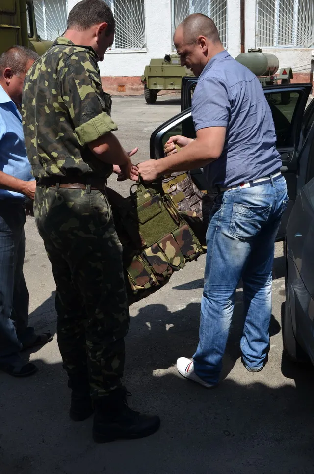 Військові 5-го батальйону територіальної оборони укомплектовані бронежилетами на 100% — фото 1
