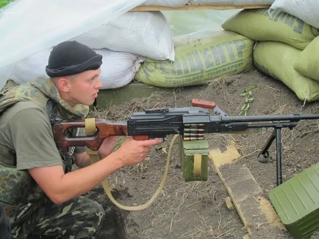Бійці 5-го батальйону передали «полум’яний привіт» зрадникам і обіцяли зустріти їх у Франківську (Фоторепортаж) — фото 9