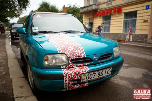 Все частіше у місті можна побачити патріотичні авто (Фото) — фото 1