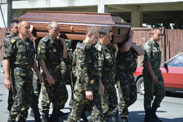 В Івано-Франківську поховали загиблого бійця батальйону «Айдар» Василя Білика (Фоторепортаж) + (Відео) — фото 1