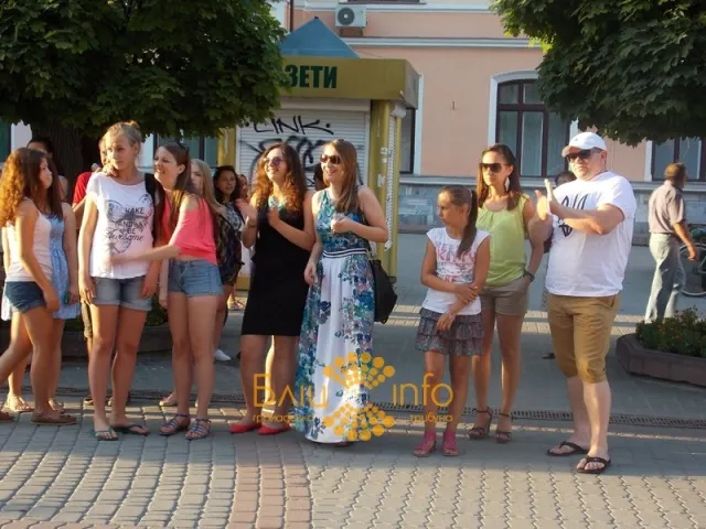 Мешканці Івано-Франківська мали змогу відвідати благодійний концерт вуличних музикантів «Art 4 Army» (Фоторепортаж) — фото 7