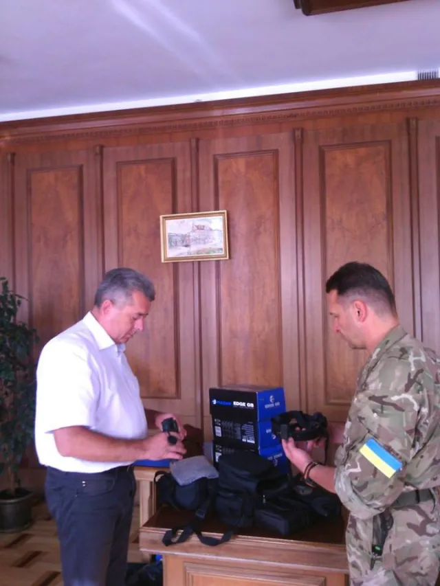 4-му батальйону Нацгвардії передали прилади нічного бачення, нічні біноклі та тепловізор (Фото) — фото 2