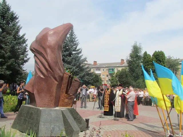 Сьогодні урочисто відкрили пам’ятник Героям та жертвам Чорнобиля (Фоторепортаж) — фото 4