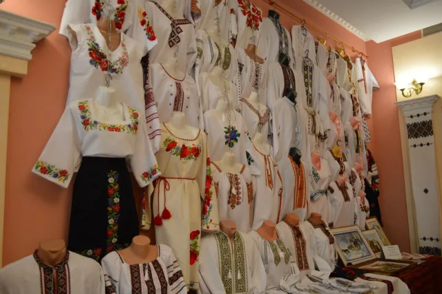 До Івано-Франківська з’їхалася українська молодь з усього світу (Фото) — фото 6