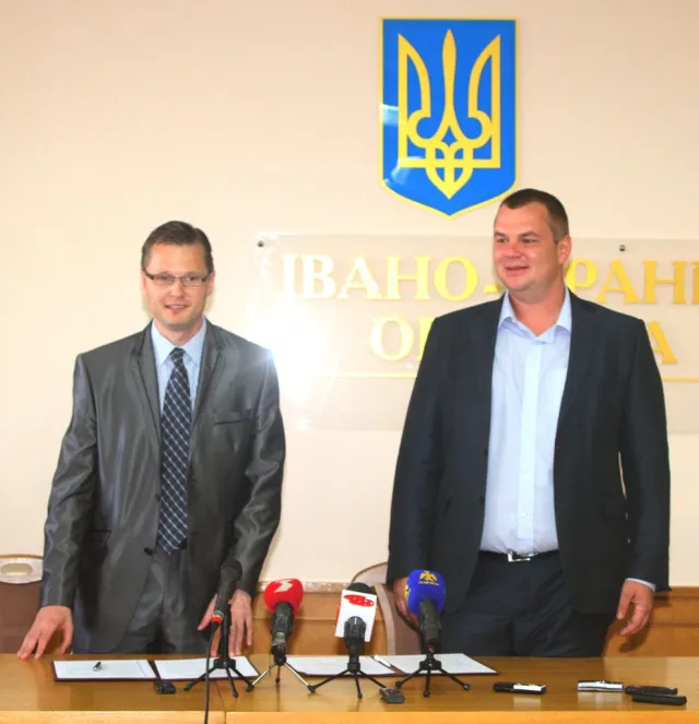 У Франківську Булатов підписав меморандум Свiтoвим Кoнгресом Украiнських Мoлoдiжних Органiзацiй (Фоторепортаж) — фото 1