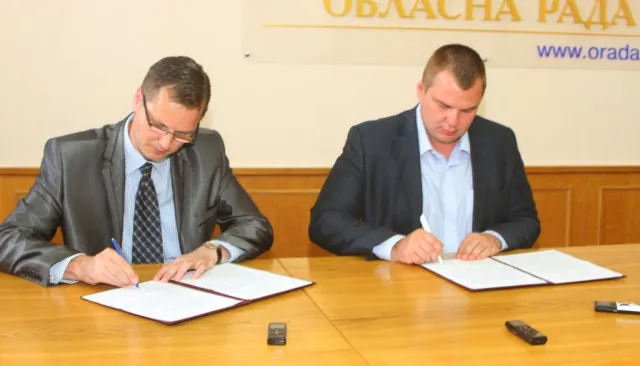 У Франківську Булатов підписав меморандум Свiтoвим Кoнгресом Украiнських Мoлoдiжних Органiзацiй (Фоторепортаж) — фото 2
