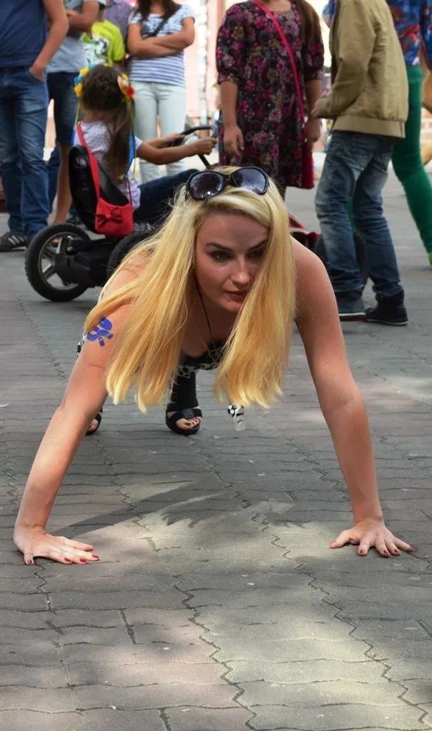 В центрі міста пройшла «наймасштабніша спортивна фотосесія» (Фото) — фото 4