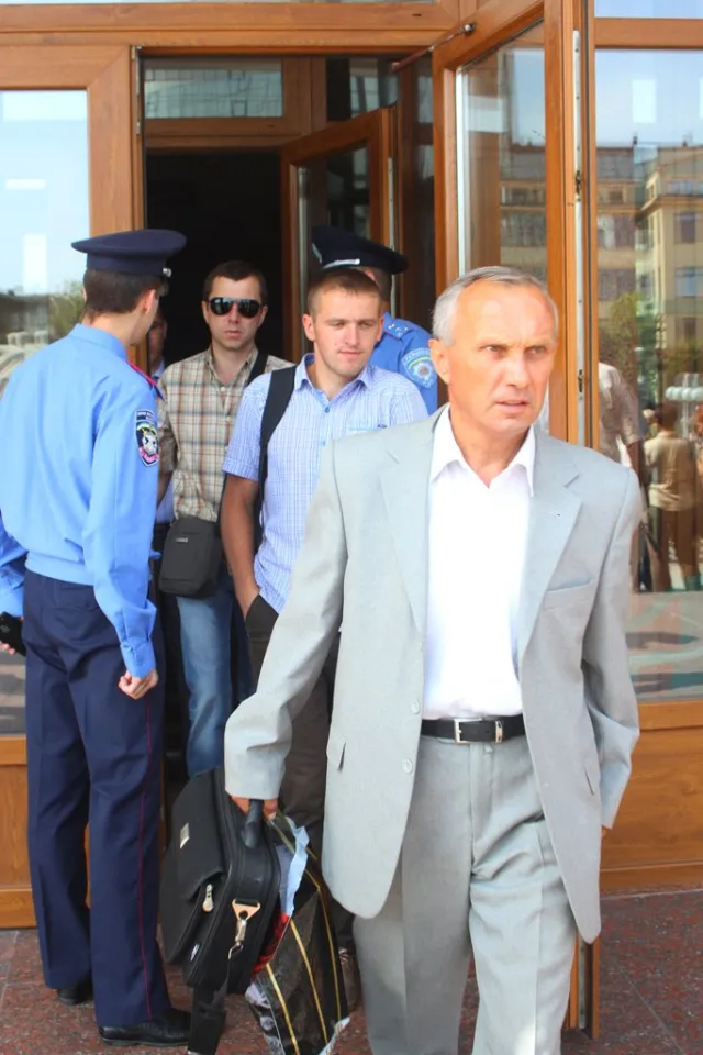В Івано-Франківській ОДА не знайшли вибухівки (Фото) — фото 3