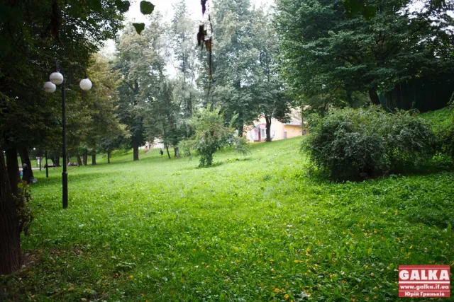 Новий дитячий майданчик в центрі Івано-Франківська (Фото) — фото 2