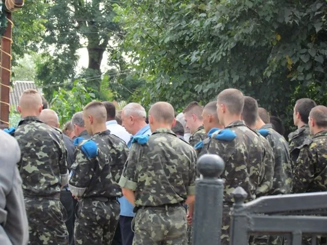 В останню путь провели 19-річного бійця ВДВ Павла Ліщинського (Фоторепортаж) — фото 9